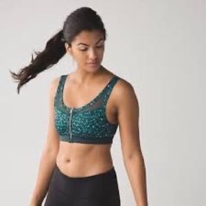 Size 4 Green Pattern lululemon sports bra padded with copper zipper and mesh
